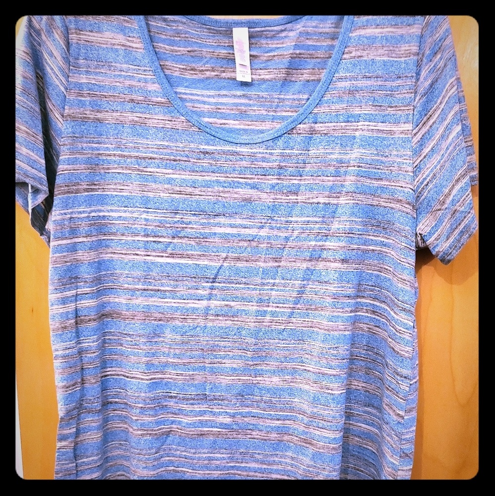 Lularoe classic tee